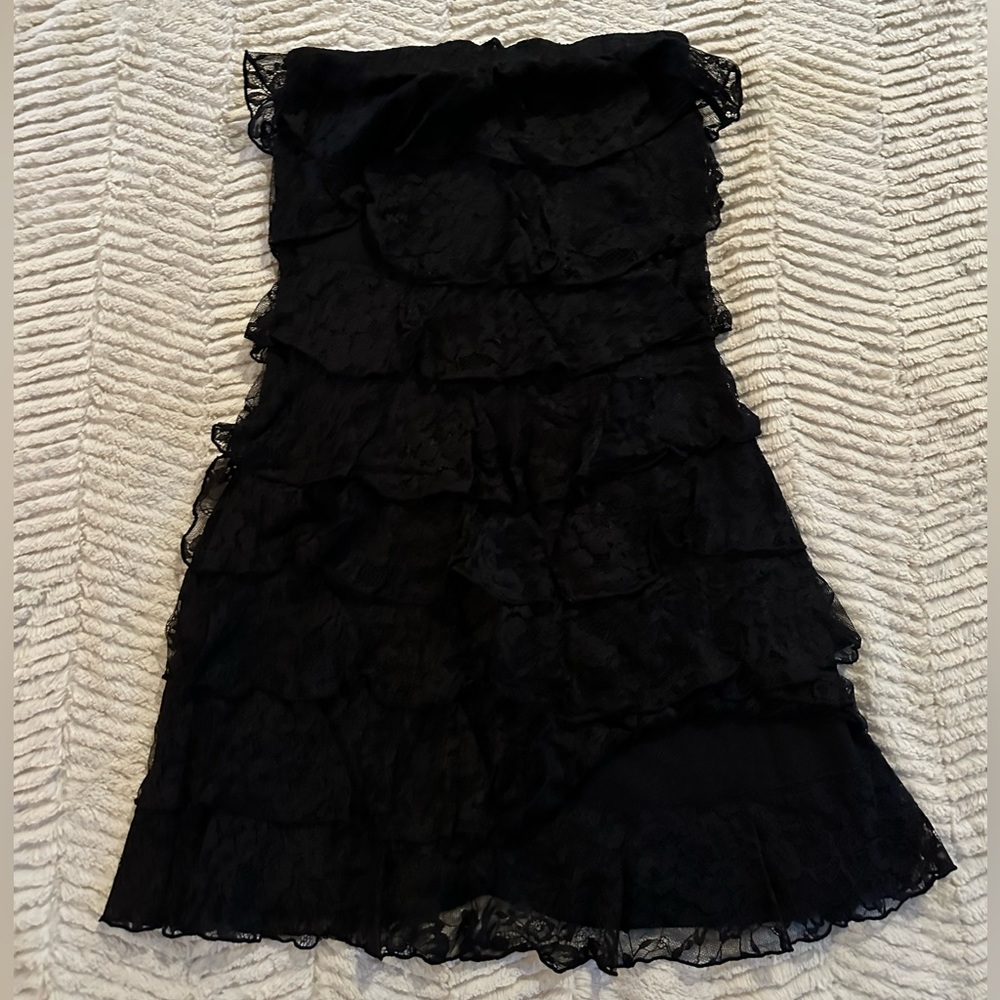 Gorgeous black lace strapless express dress